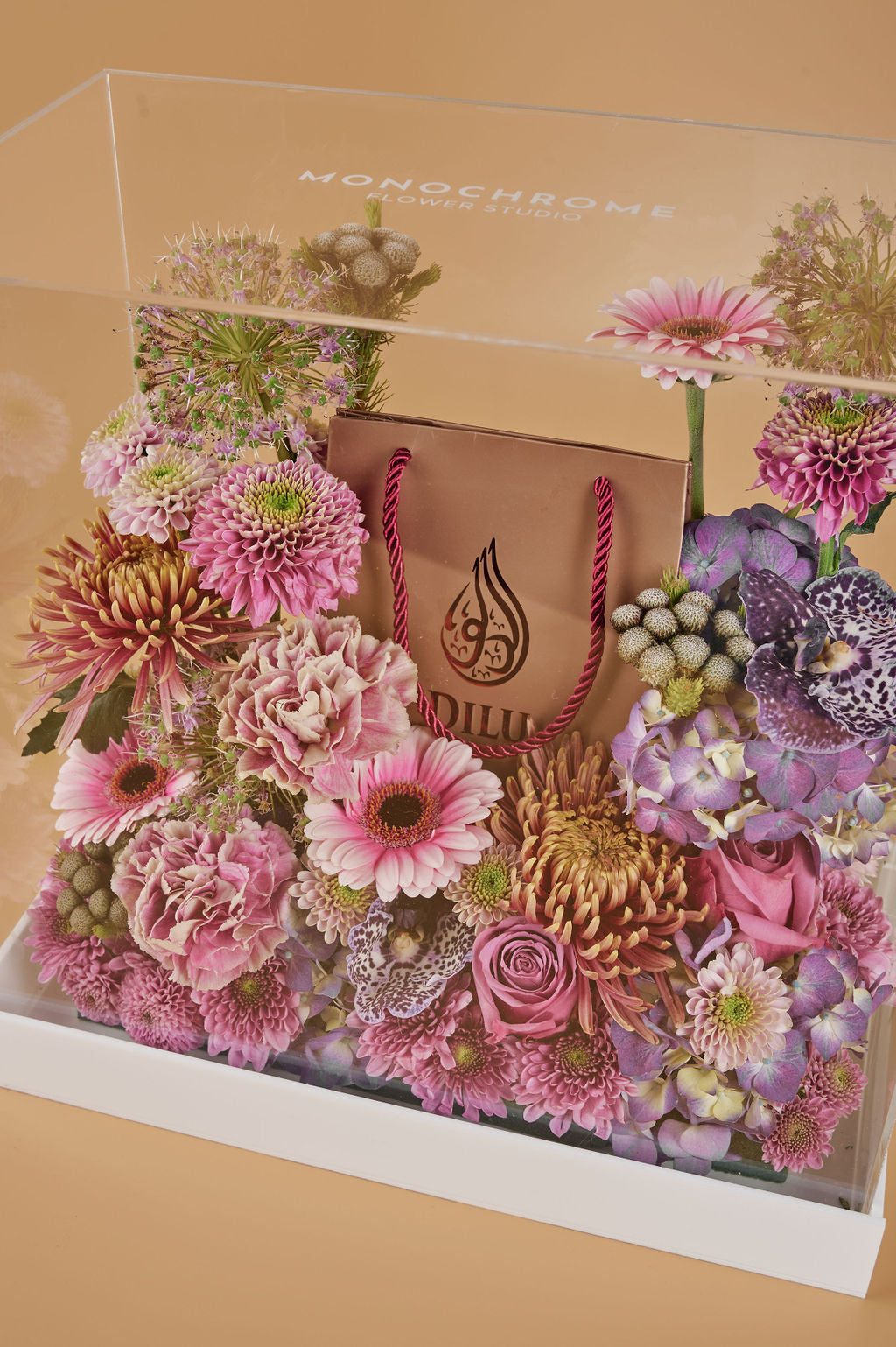 SIGNATURE GIFT BOX